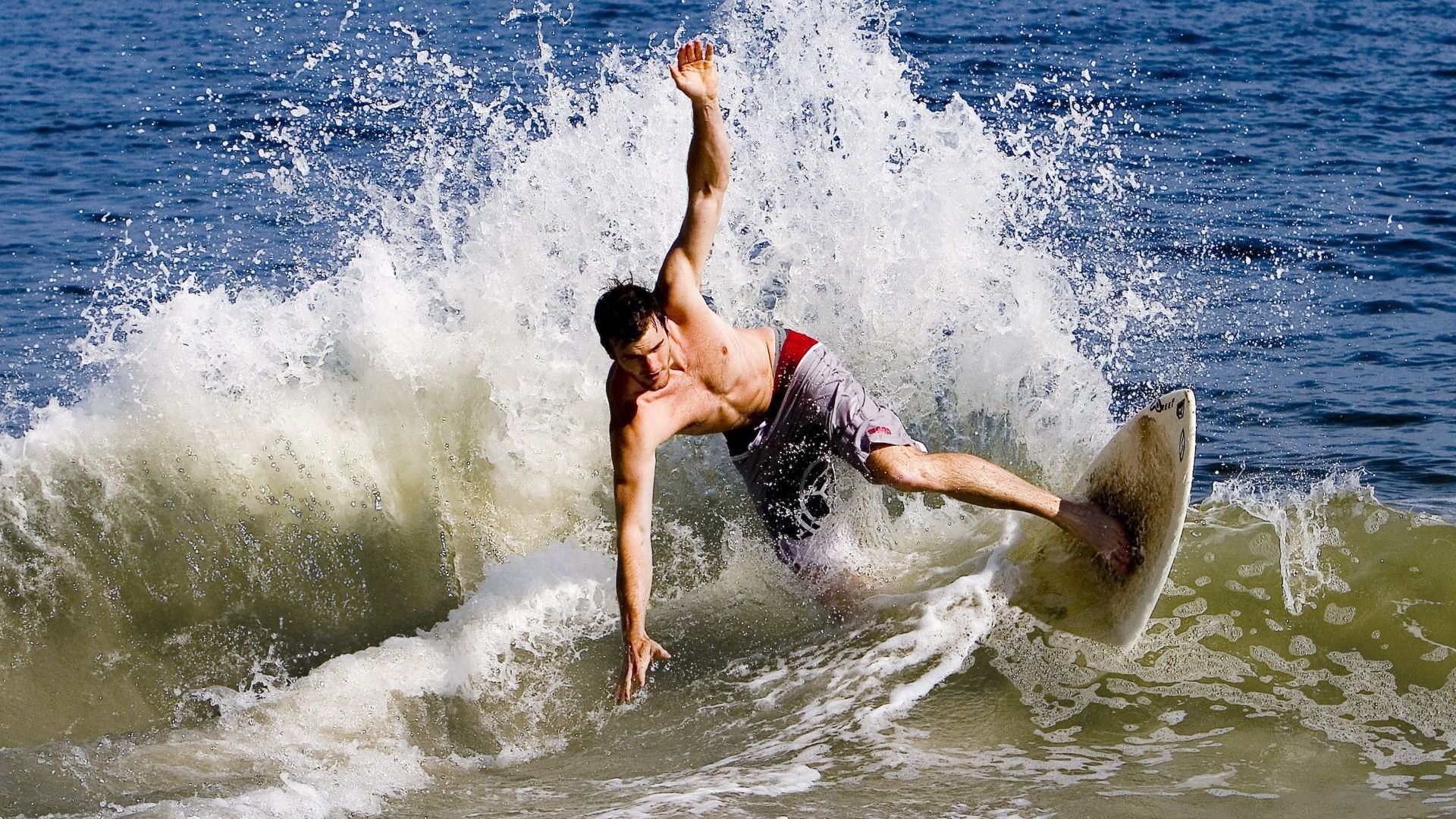 TL推行多语言训练营策略，多语言实现方案